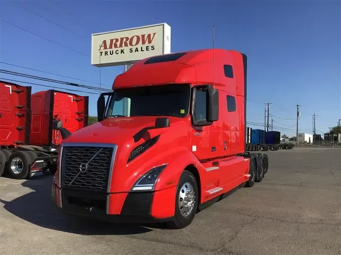 2021 VOLVO VNL760