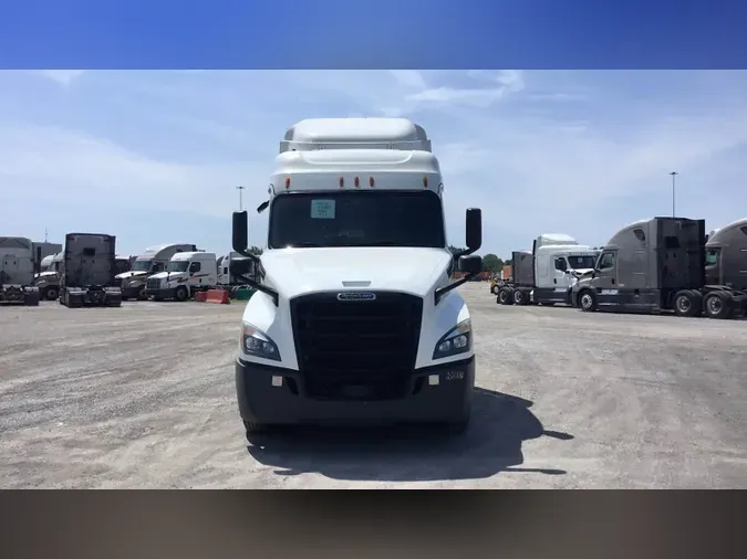 2020 Freightliner Cascadia 126