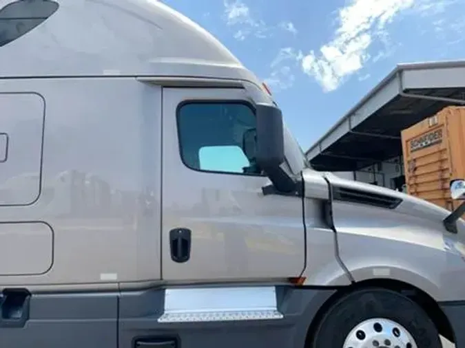 2023 Freightliner Cascadia