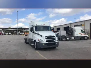 2021 Freightliner Cascadia 126