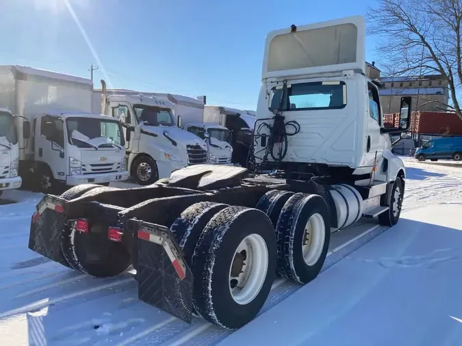 2019 NAVISTAR INTERNATIONAL LT625 DAYCAB T/A