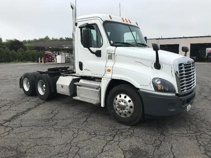 2015 Freightliner X12564ST103092232962a58e5fb060aa03789462