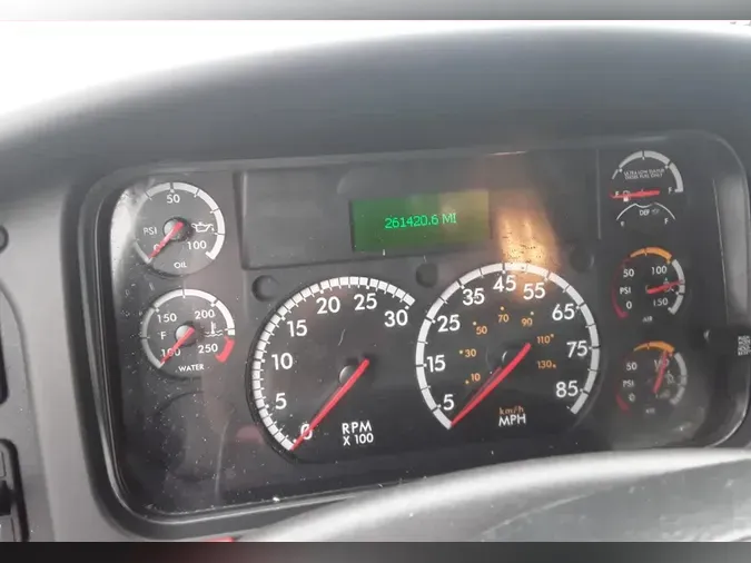 2018 FREIGHTLINER M2 106