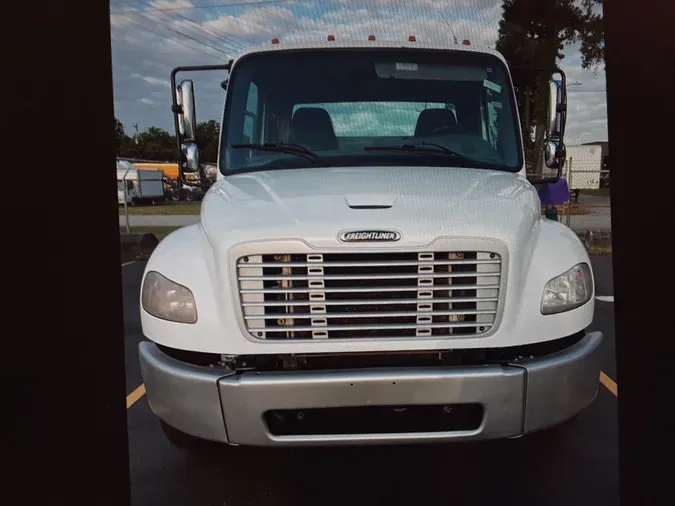 2020 FREIGHTLINER/MERCEDES M2 106