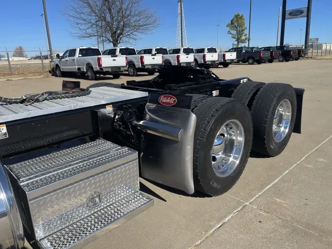 2024 Peterbilt 389