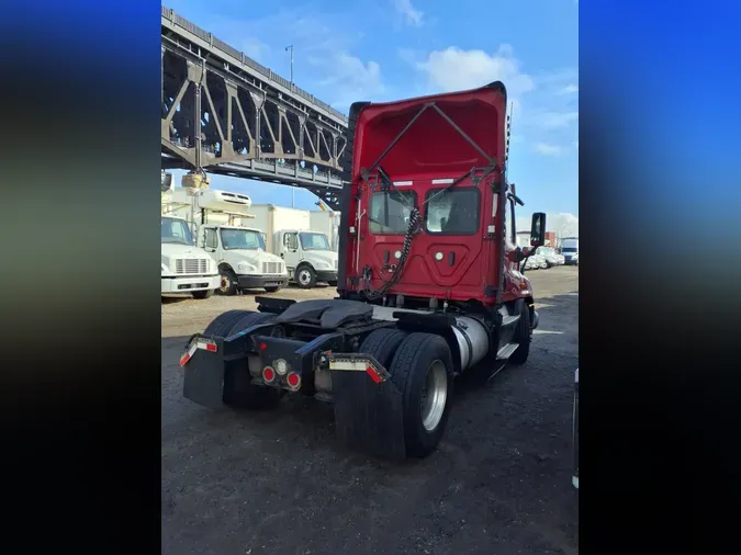 2019 FREIGHTLINER/MERCEDES CASCADIA 125
