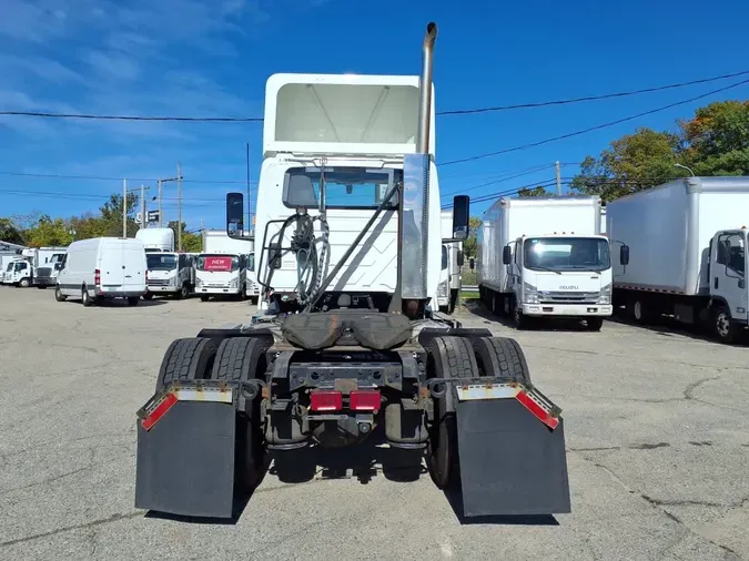 2021 NAVISTAR INTERNATIONAL LT625 DAYCAB S/A