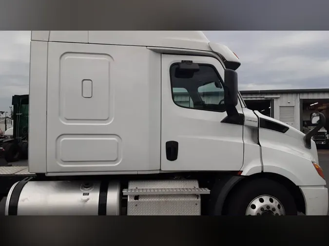 2020 Freightliner Cascadia 12610391218d833a3318e47bf7302c22c36