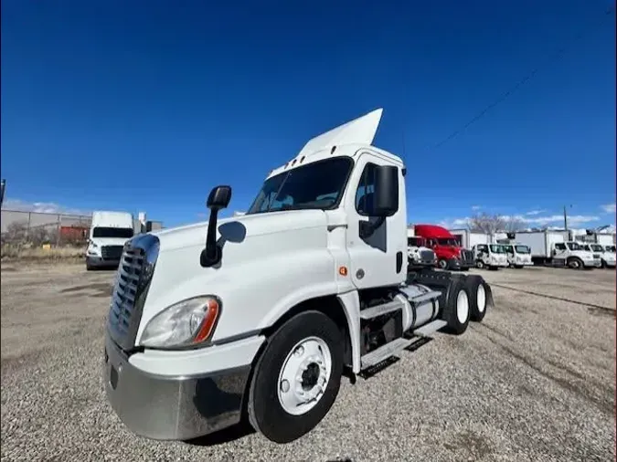 2018 FREIGHTLINER/MERCEDES CASCADIA 125103e4c413c296aa221e0ef7a8cf3b949