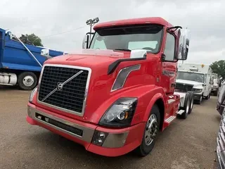 2013 VOLVO VNL64T300