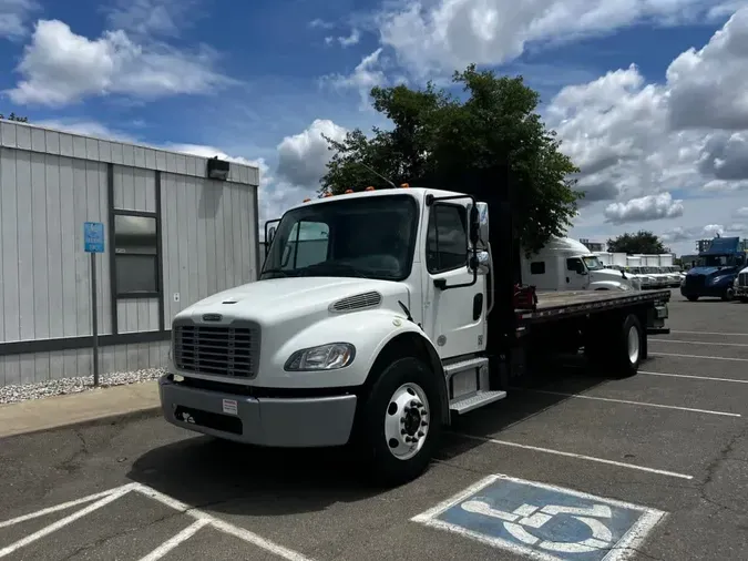 2018 FREIGHTLINER/MERCEDES M2 1061041558fd45c46695385e3d5a0ca811c