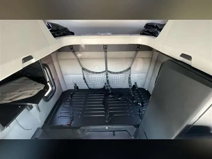2021 FREIGHTLINER CA126