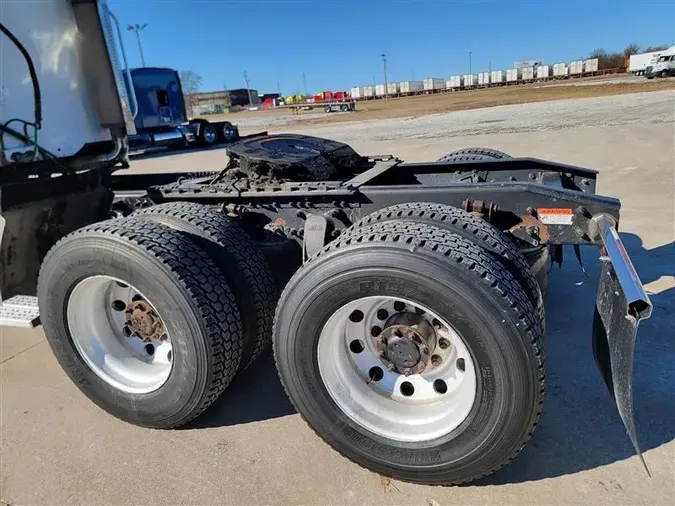 2004 FREIGHTLINER COLUMBIA