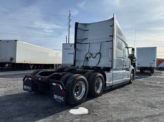 2025 VOLVO VNL64T760