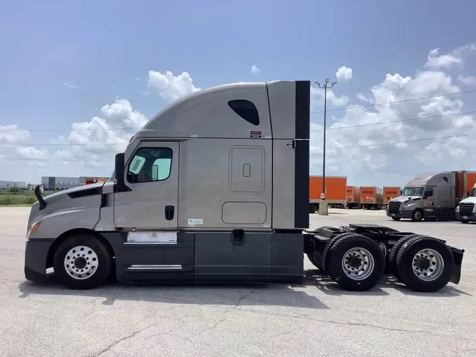 2022 Freightliner Cascadia 126