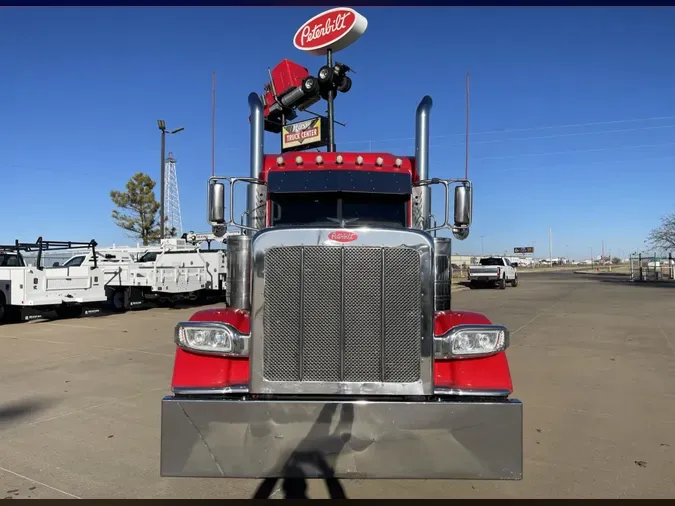 2020 Peterbilt 389