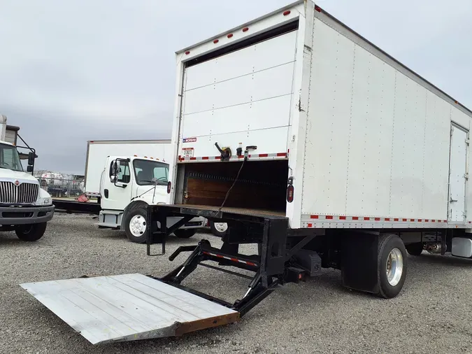 2018 FREIGHTLINER/MERCEDES M2 106