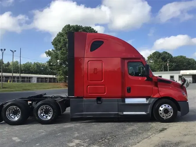 2021 FREIGHTLINER CA126