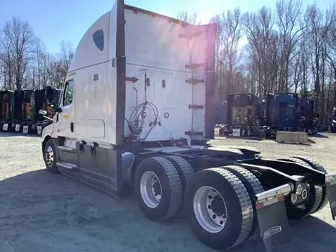 2021 Freightliner Cascadia