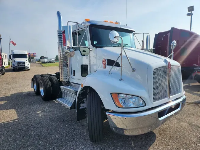 2018 KENWORTH T370