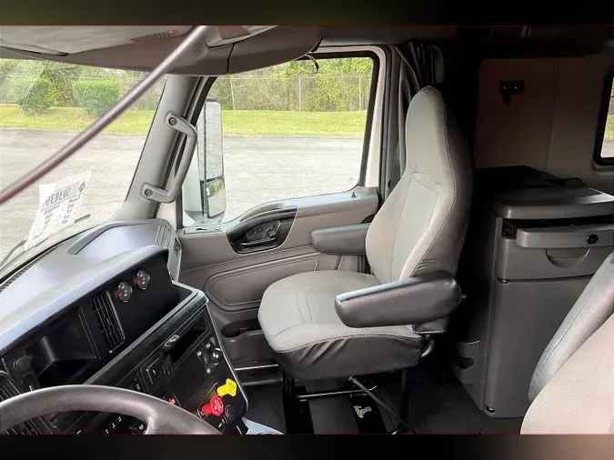 2022 INT LT625 6x4104d64a7caf7ef8c2be3d00930e566f4