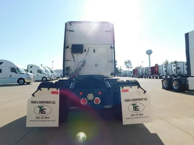 2020 Freightliner New Cascadia 126