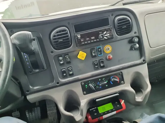 2020 FREIGHTLINER/MERCEDES M2 106