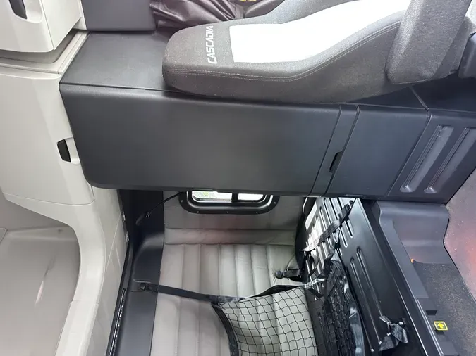 2020 FREIGHTLINER CASCADIA 126