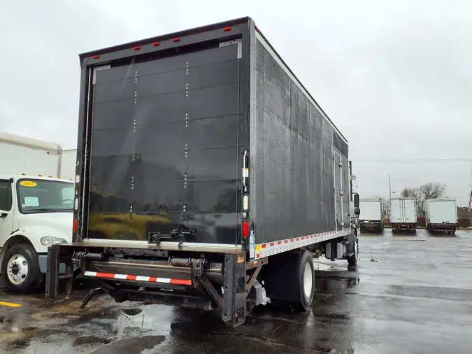 2016 FREIGHTLINER/MERCEDES M2 106