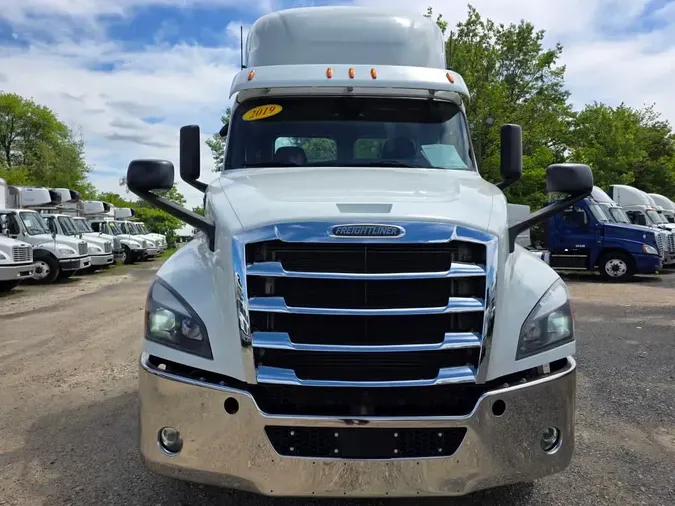 2019 FREIGHTLINER NEW CASCADIA 126