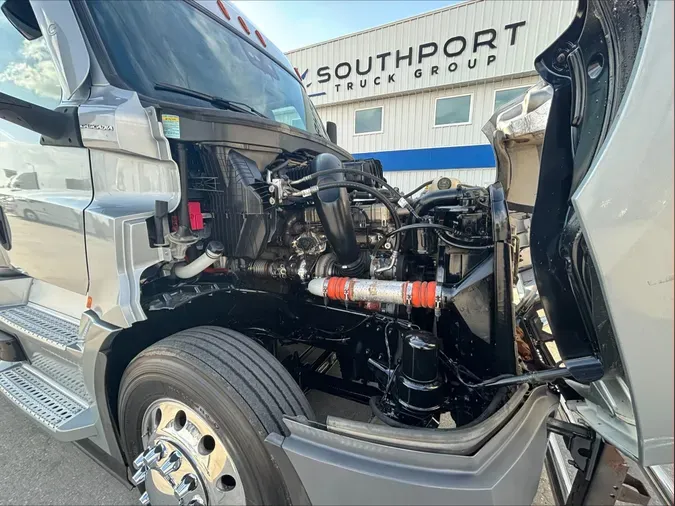 2023 Freightliner Cascadia 126