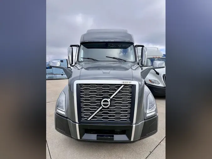 2022 VOLVO VNL64T760105613c9cd6a81f9e7417e5fbecd5ba7