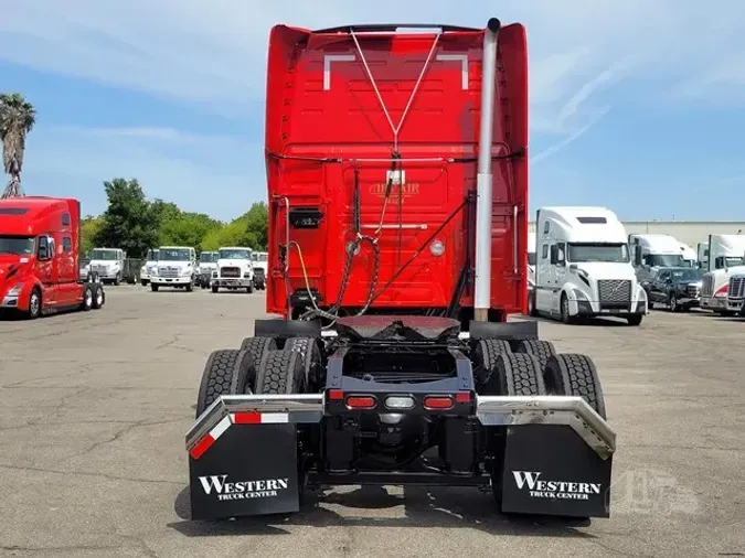 2022 VOLVO VNL64T760