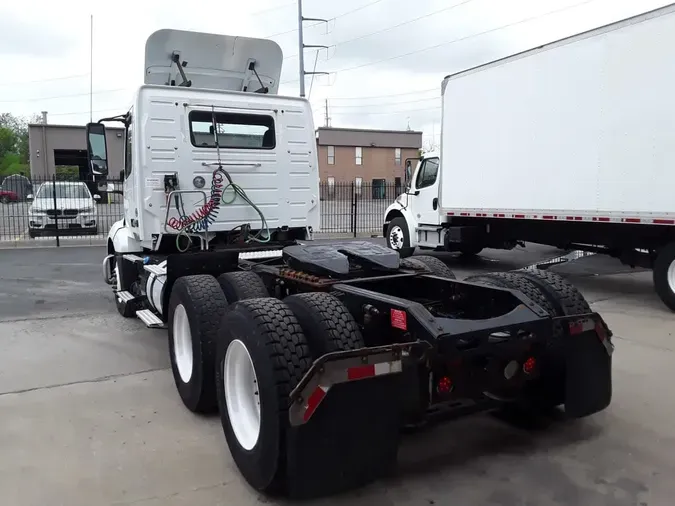 2019 VOLVO VNL64T-300