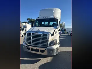 2017 FREIGHTLINER/MERCEDES CASCADIA 113