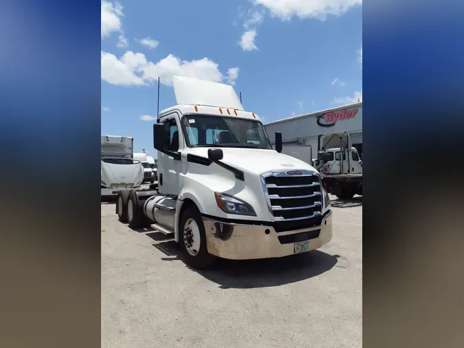 2019 FREIGHTLINER NEW CASCADIA PX12664