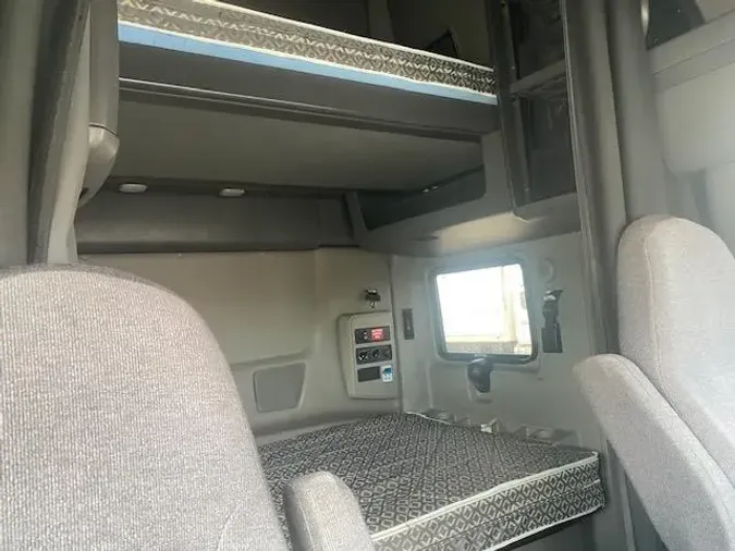 2022 International LT625