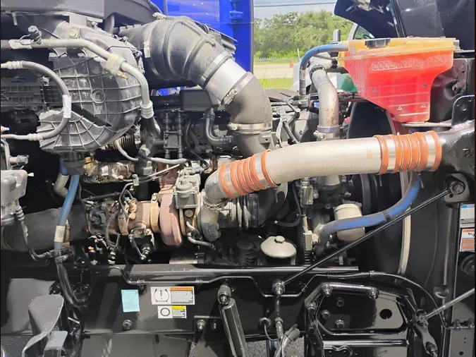 2023 Peterbilt 567
