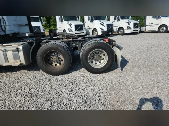 2019 Volvo VNL300