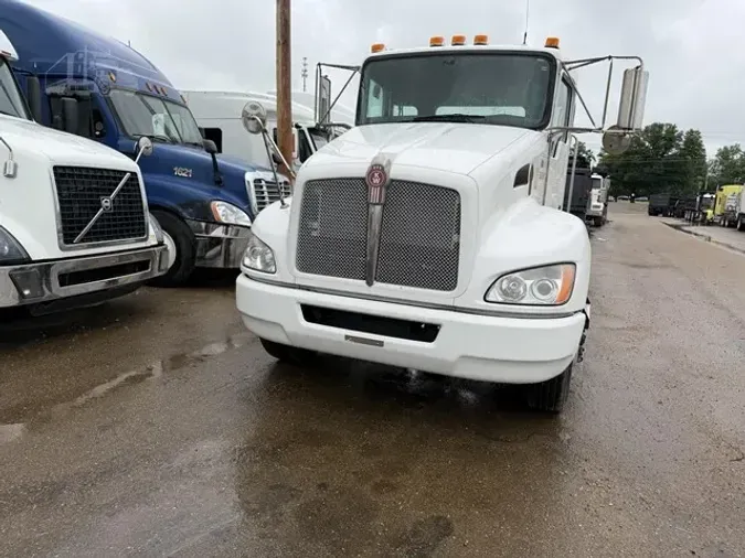 2019 KENWORTH T370