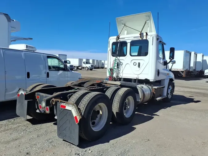 2018 FREIGHTLINER/MERCEDES CASCADIA 125