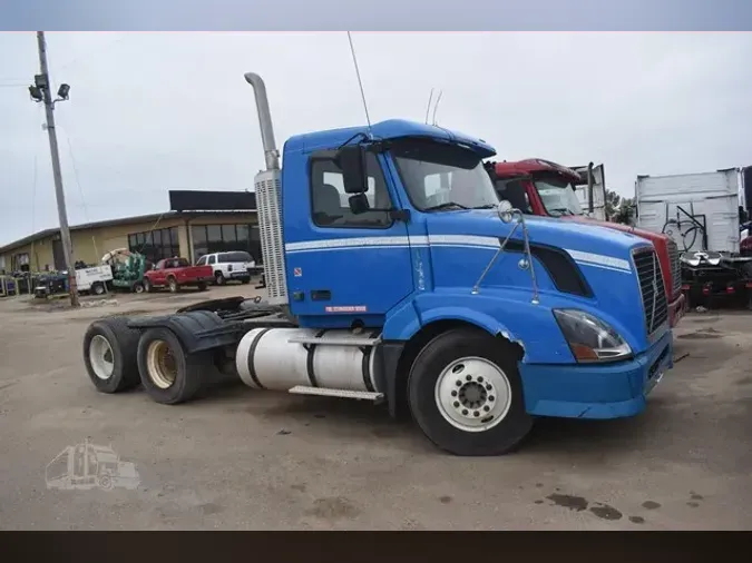 2010 VOLVO VNL64T3001077640f12982f9fea77f03e7a633596