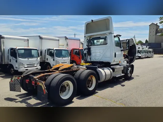 2019 NAVISTAR INTERNATIONAL LT625 DAYCAB T/A1077eae3e29e5128c8c0542cab88bbf7