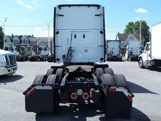 2020 FREIGHTLINER/MERCEDES CASCADIA 125