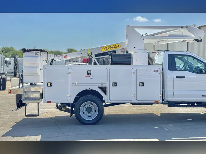 2023 FORD F-600 XL