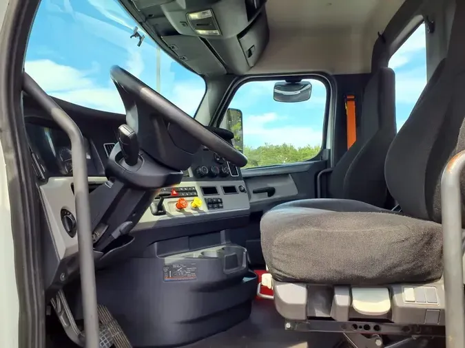 2018 FREIGHTLINER NEW CASCADIA PX12664