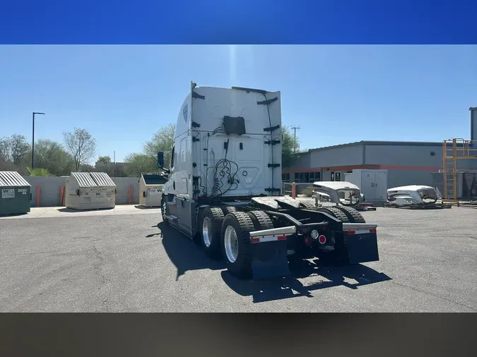 2021 Freightliner Cascadia 126