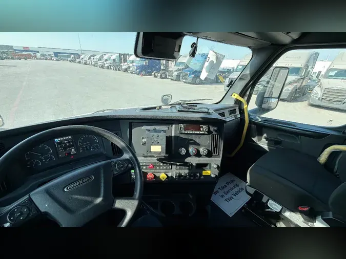 2023 Freightliner Cascadia 126