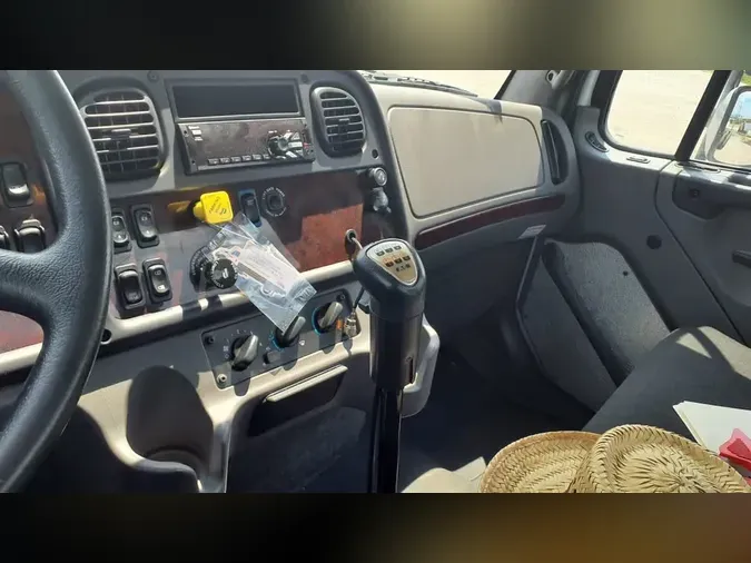 2020 FREIGHTLINER/MERCEDES M2 112