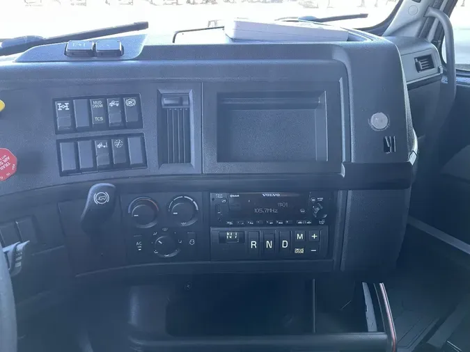 2024 VOLVO VNL64T860108241fa15728db743f71303f93871e3